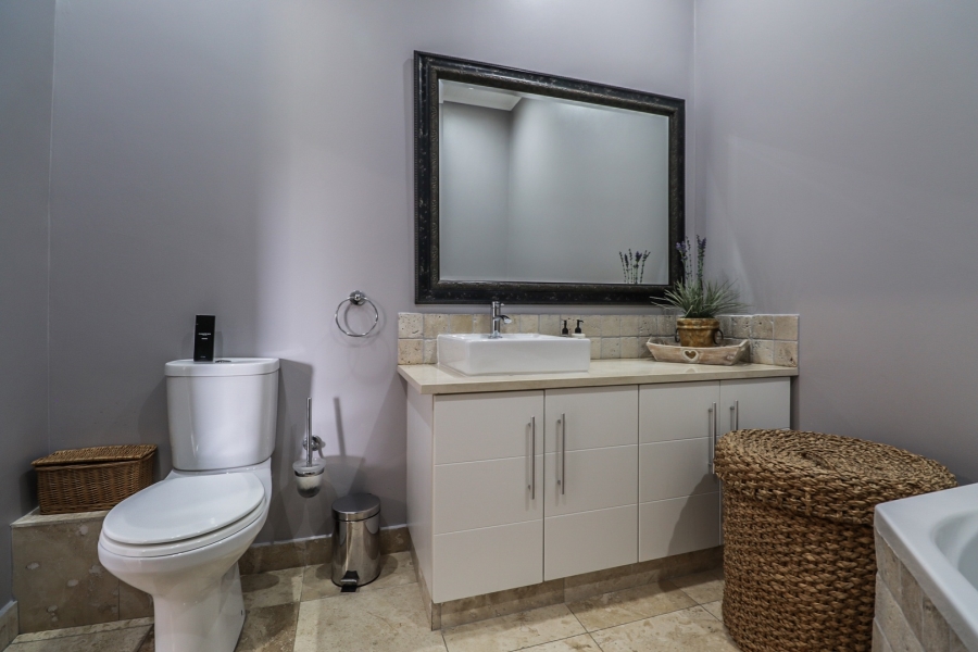 5 Bedroom Property for Sale in Oubaai Western Cape